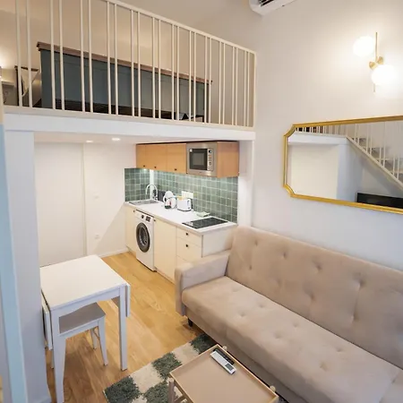 Appartement I Got 5 On It - Brand New By Pink Flamingo *