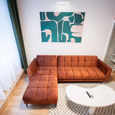 Appartement I Got 5 On It - Brand New By Pink Flamingo *